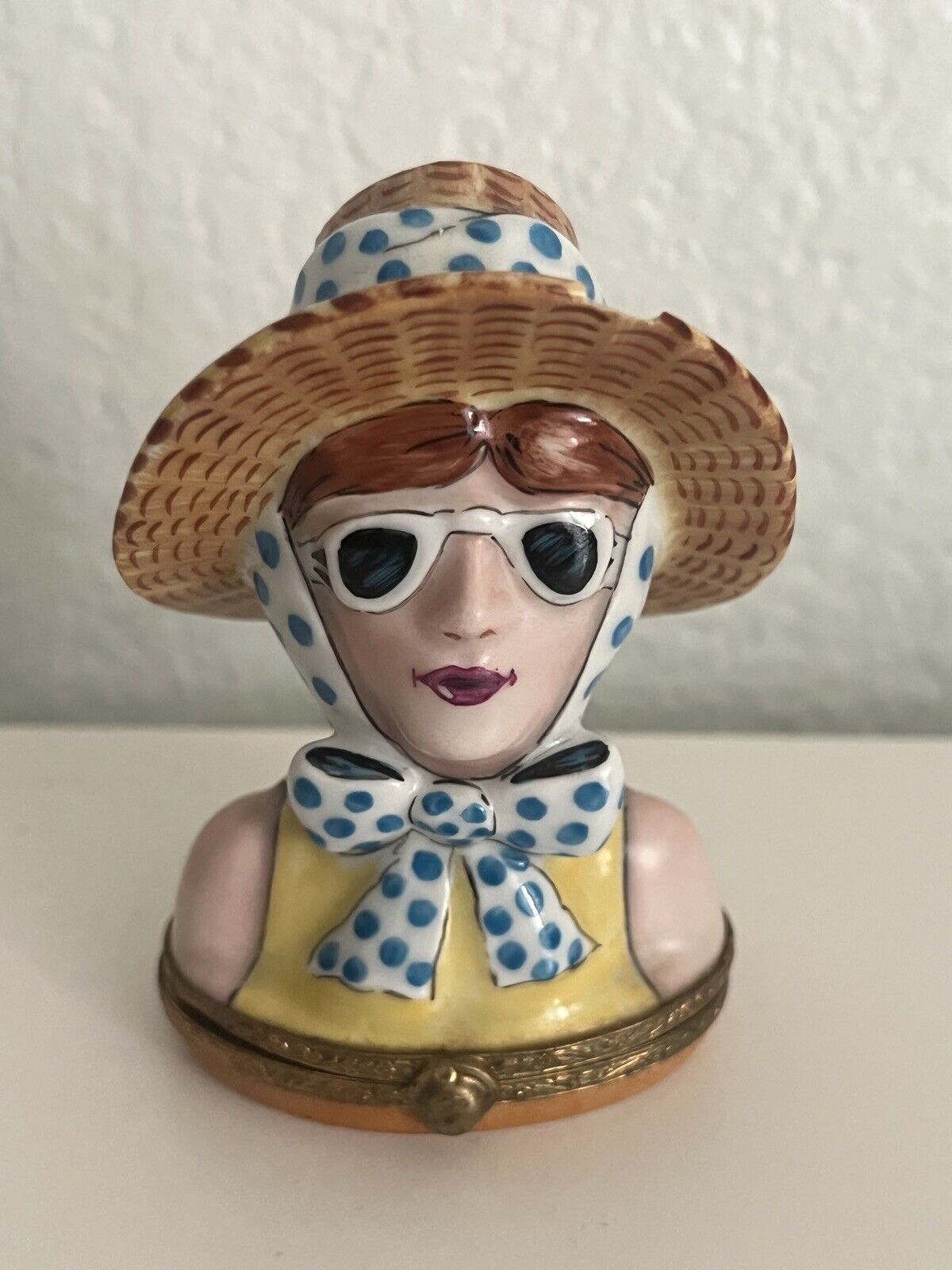 Limoges France Artoria Peint Main Lady Tourist Trinket Box Porcelain