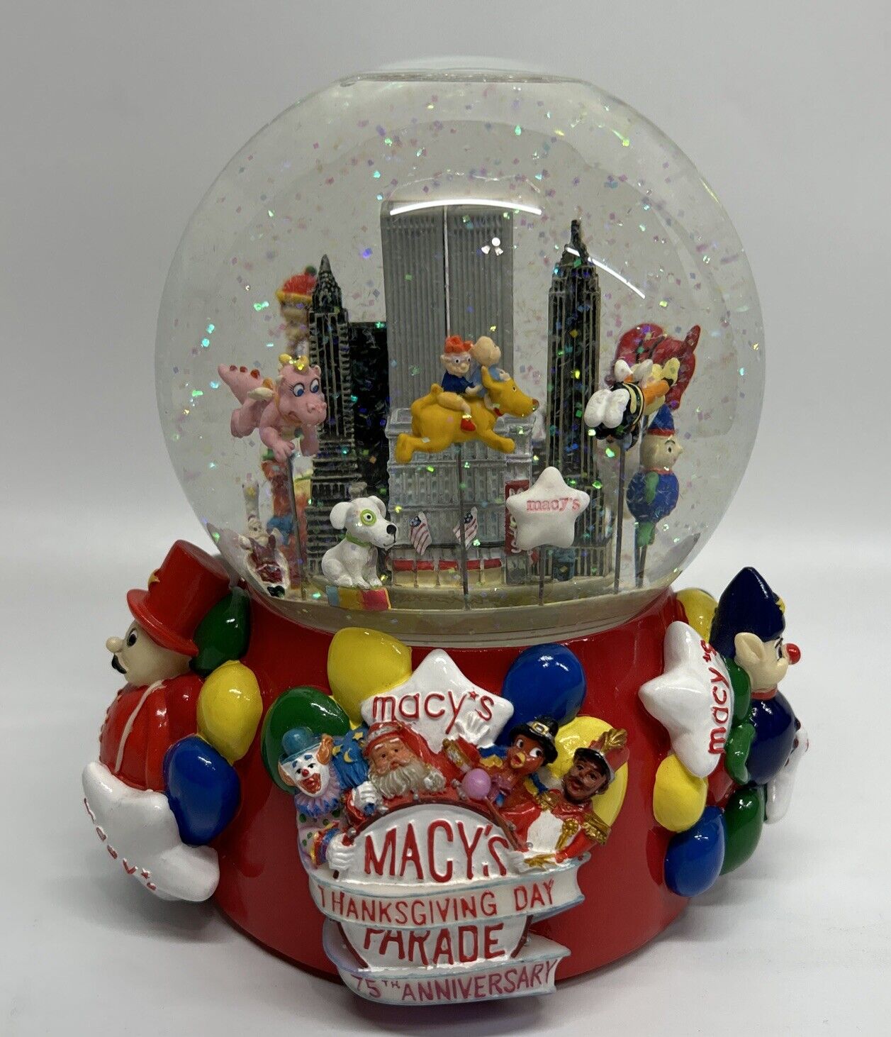 2001 Macy\'s Thanksgiving Day Parade 75th Anniversary Snow Globe Twin Towers WTC
