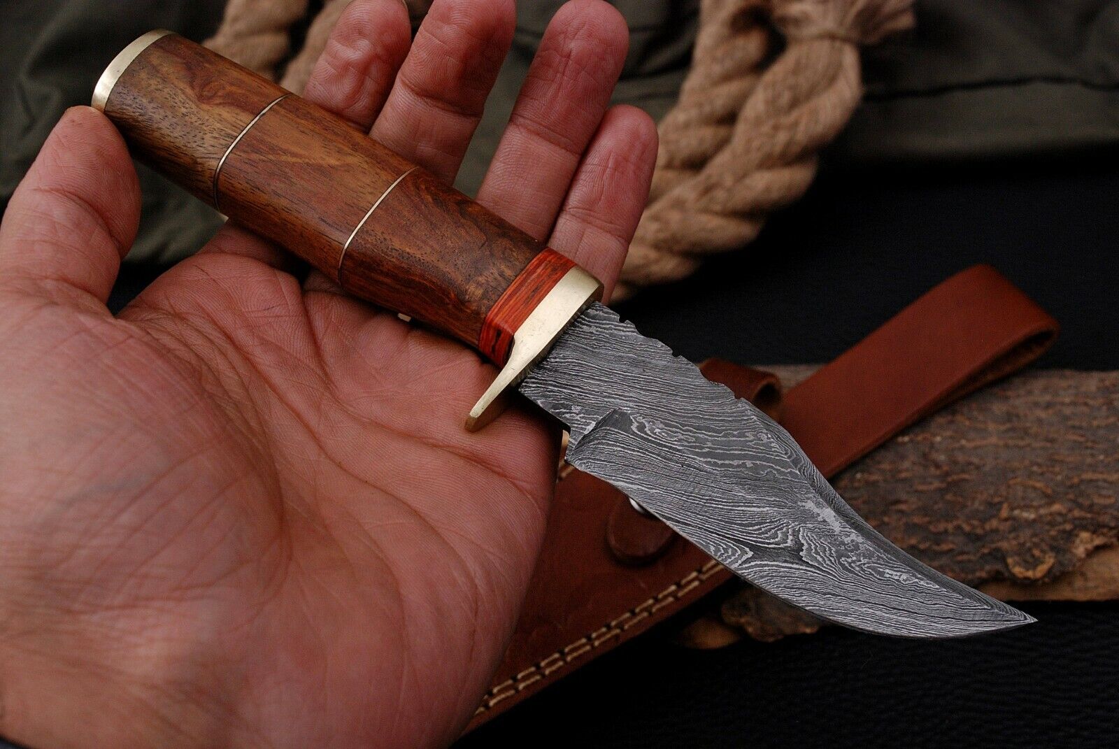 CUSTOM HAND FORGED DAMASCUS STEEL HUNTING KNIFE W/WOOD & BRASS GUARD HANDLE1669