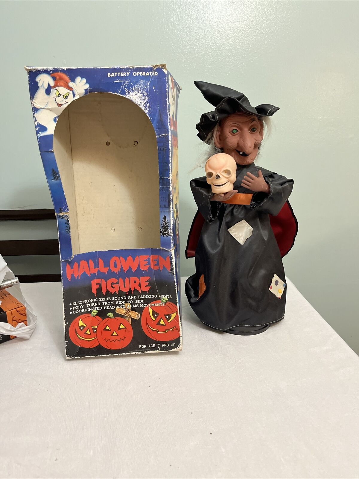 Vintage 1988 Funny Toys  WITCH Halloween motion Figure Lights Sounds & box Works