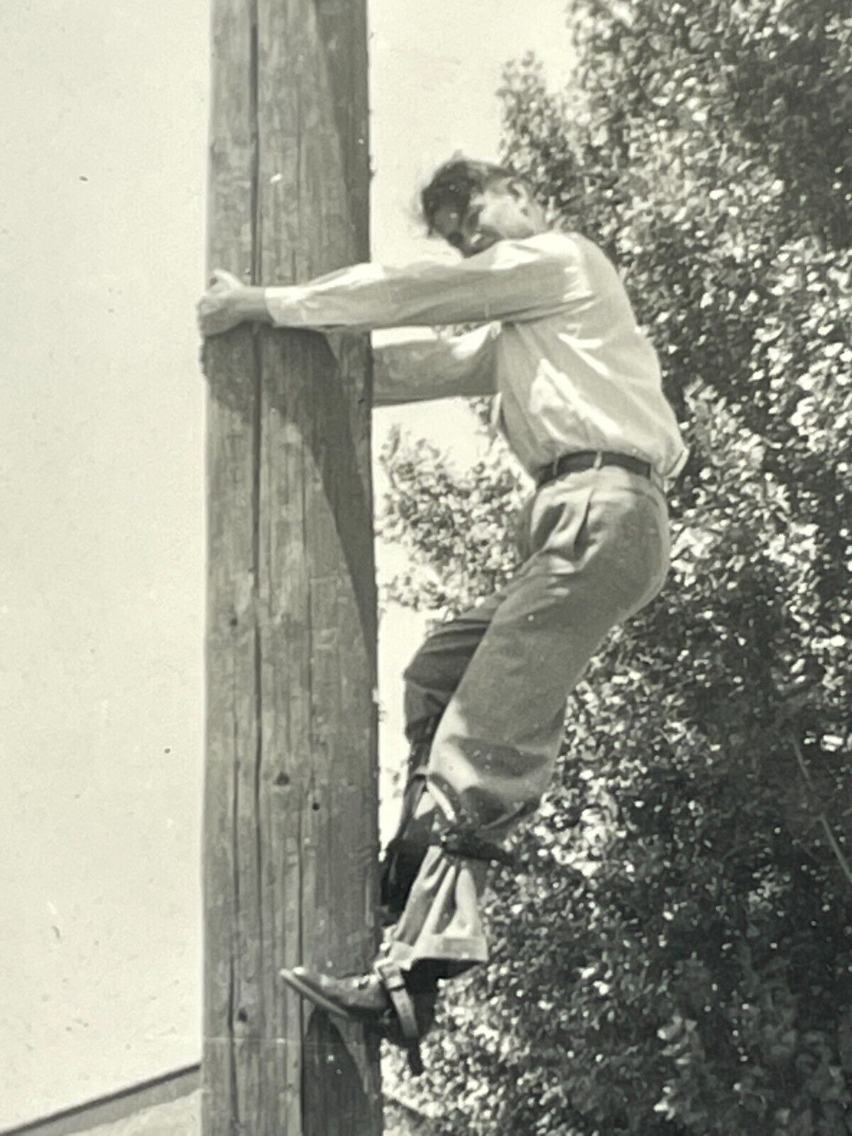 O8 Photo Line Man Climbing Wood Pole Boots Old Car Beautiful Woman 1940s Creased