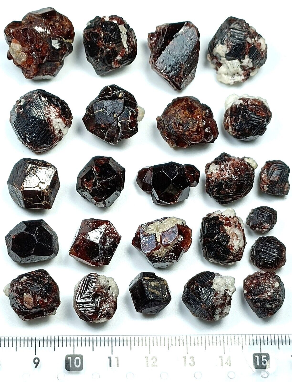105g Etched Spessartine Garnet Crystals with Nice Formation. 24 pieces lot * Pak