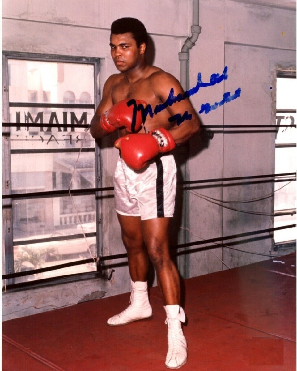 Muhammad Ali boxing 8.5x11 Signed Photo Reprint