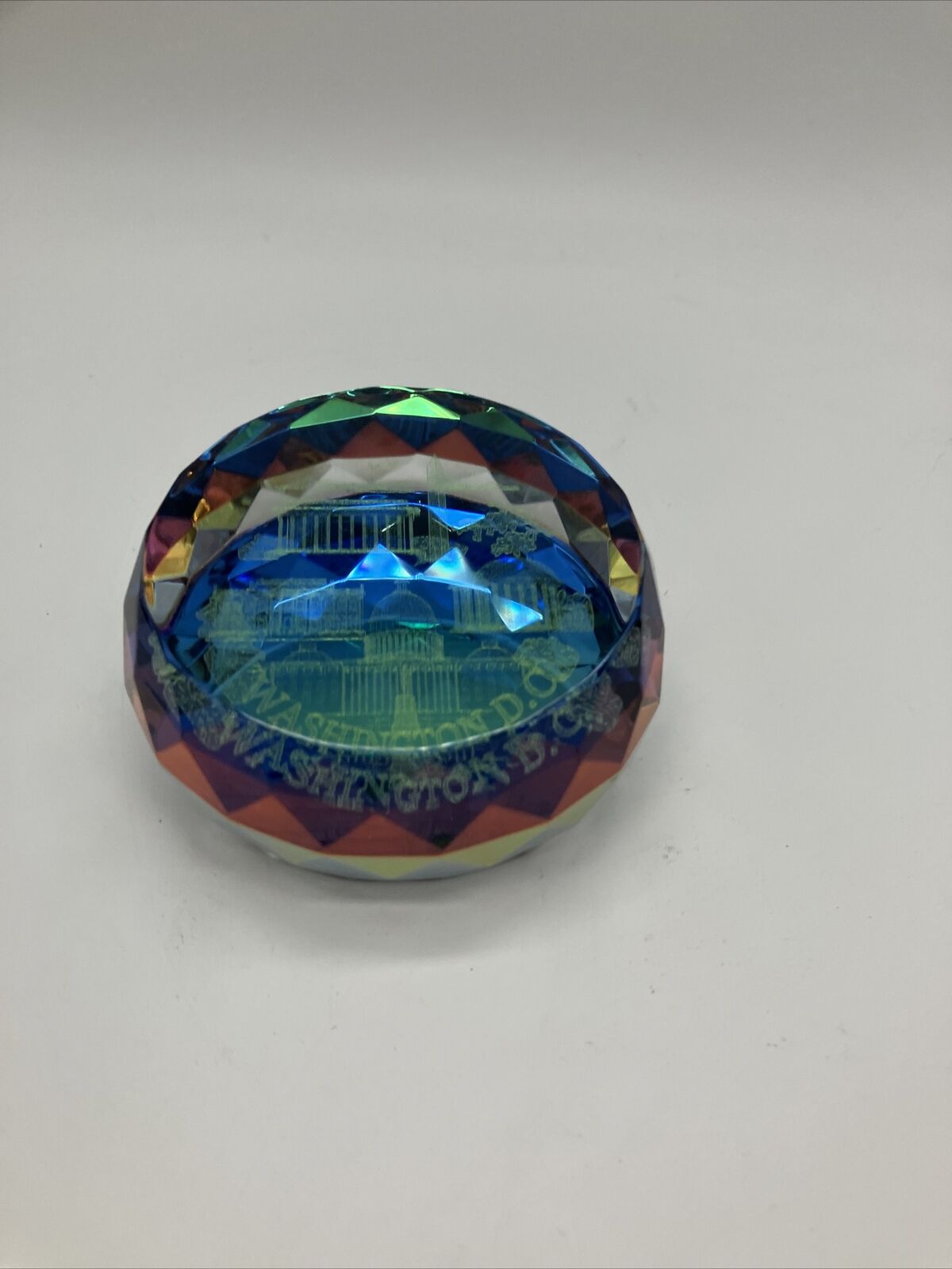 GREAT SEAL OF THE UNITED STATES HOLOGRAPHIC GLASS PRISM PAPERWEIGHT