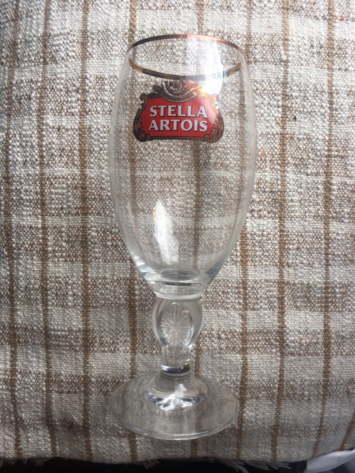 Stella Artois Belgian Beer Glasses (6) with Gold Rim, Two 40cl, And Four 33cl