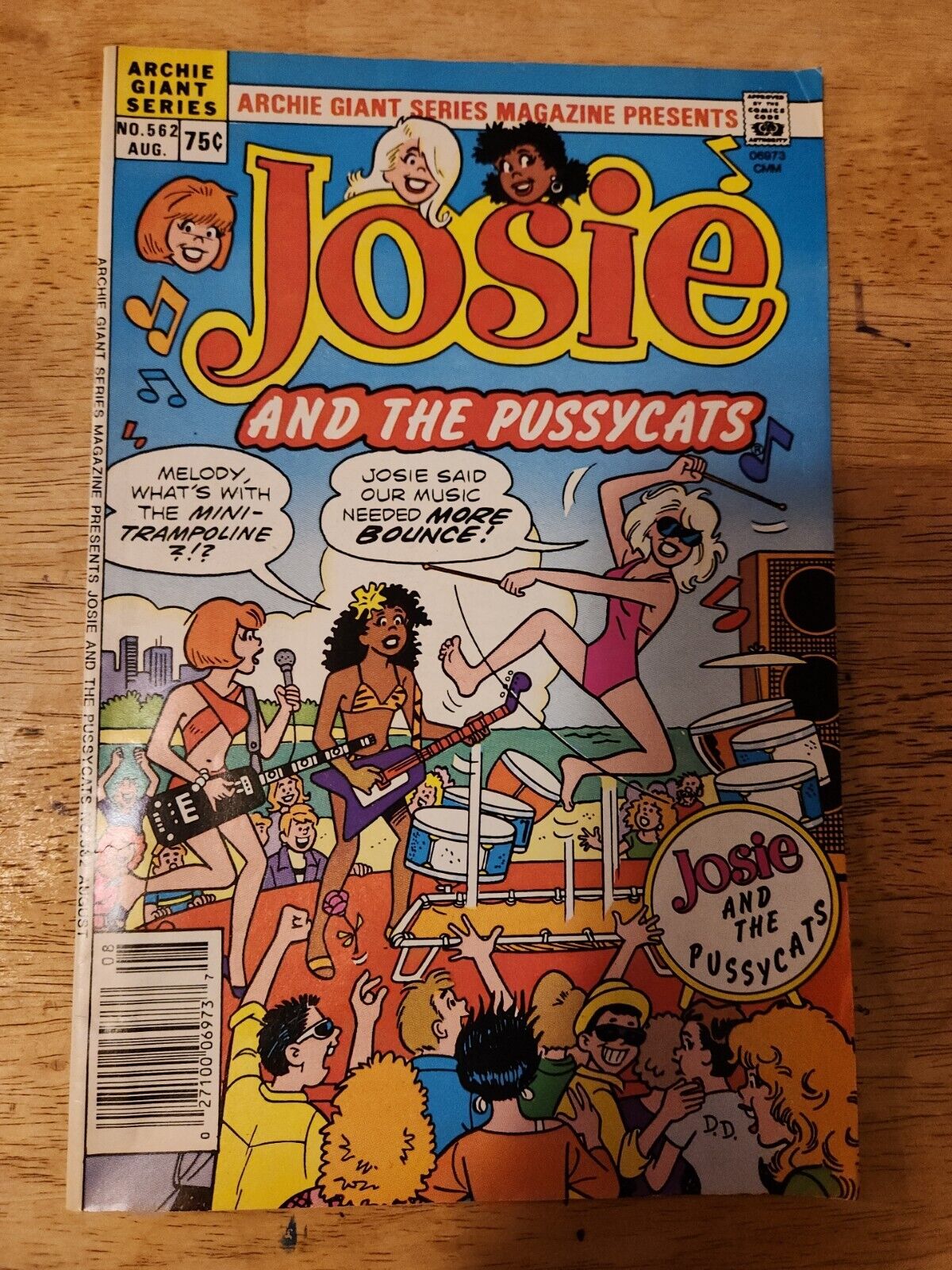 Archie Giant Series Josie And The Pussycats #562 Swimsuit Cover Newsstand