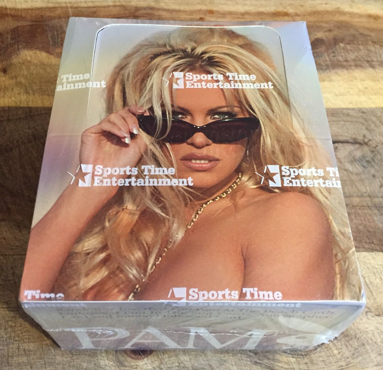 1996 Playboy Pamela Anderson / Factory Sealed Trading Card Box 36 Packs
