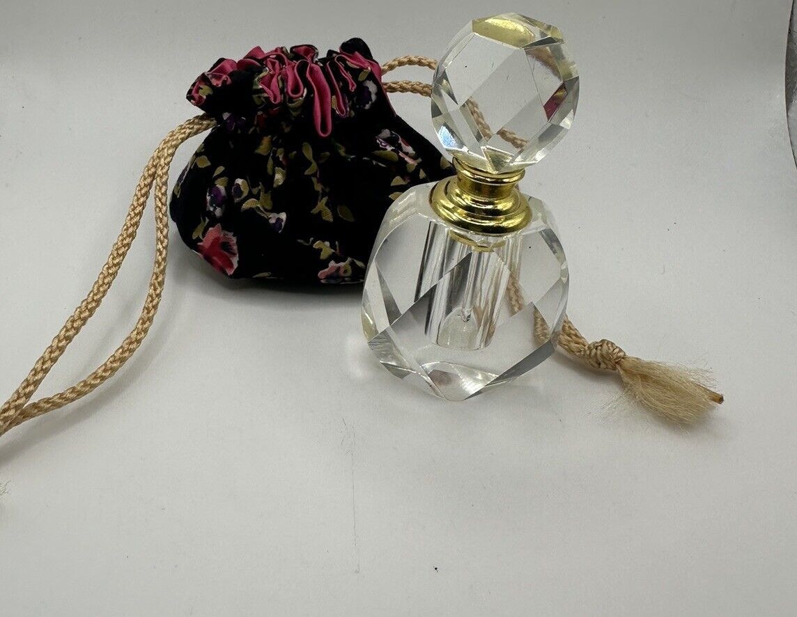 VTG HEAVY FACETED CLEAR CUT CRYSTAL PERFUME BOTTLE W/ SCREW ON GOLD COLORED LID