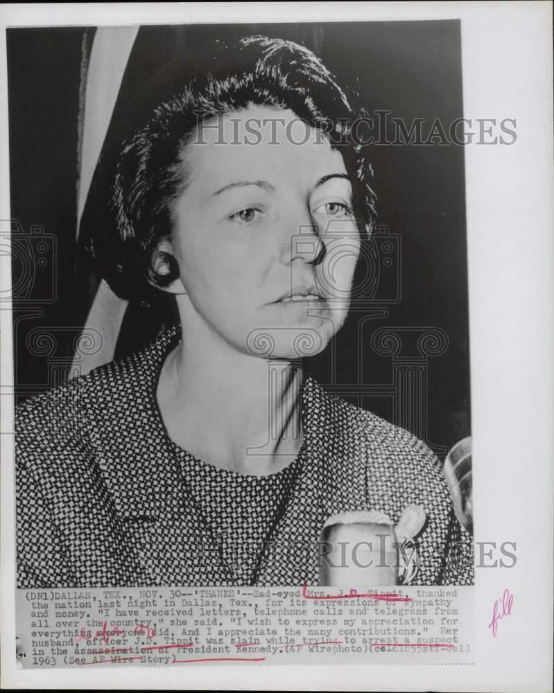 1963 Press Photo Mrs. J.D. Tippit holds Dallas, Texas news conference.