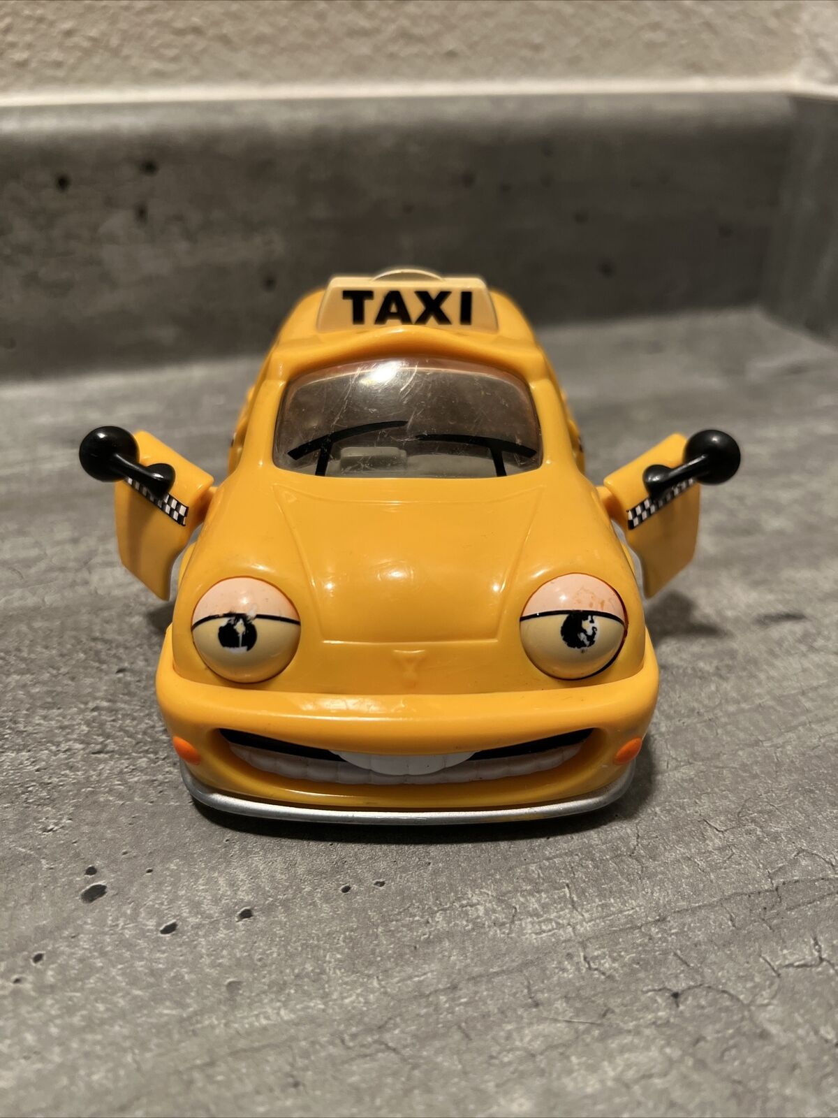 Vintage Chevron Cars 1997 Tyler Yellow Taxi Cab 6\
