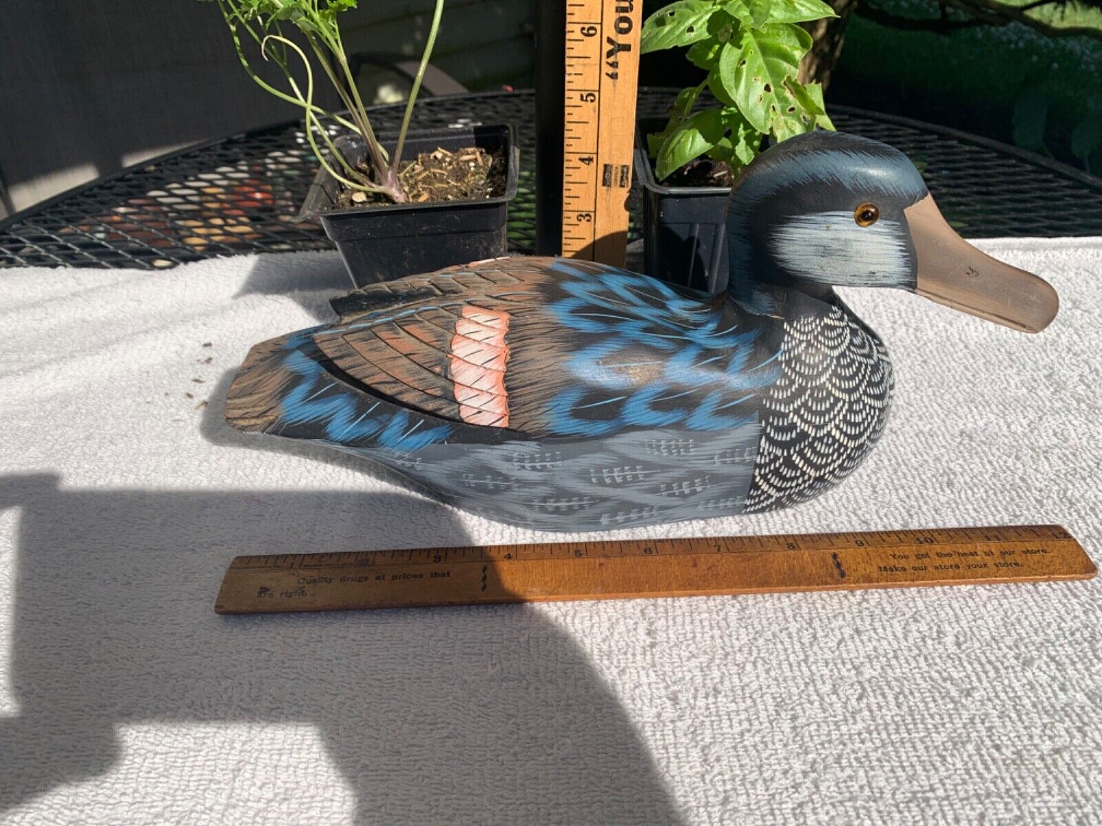 Wooden duck and beautiful condition  handpainted handcarved 