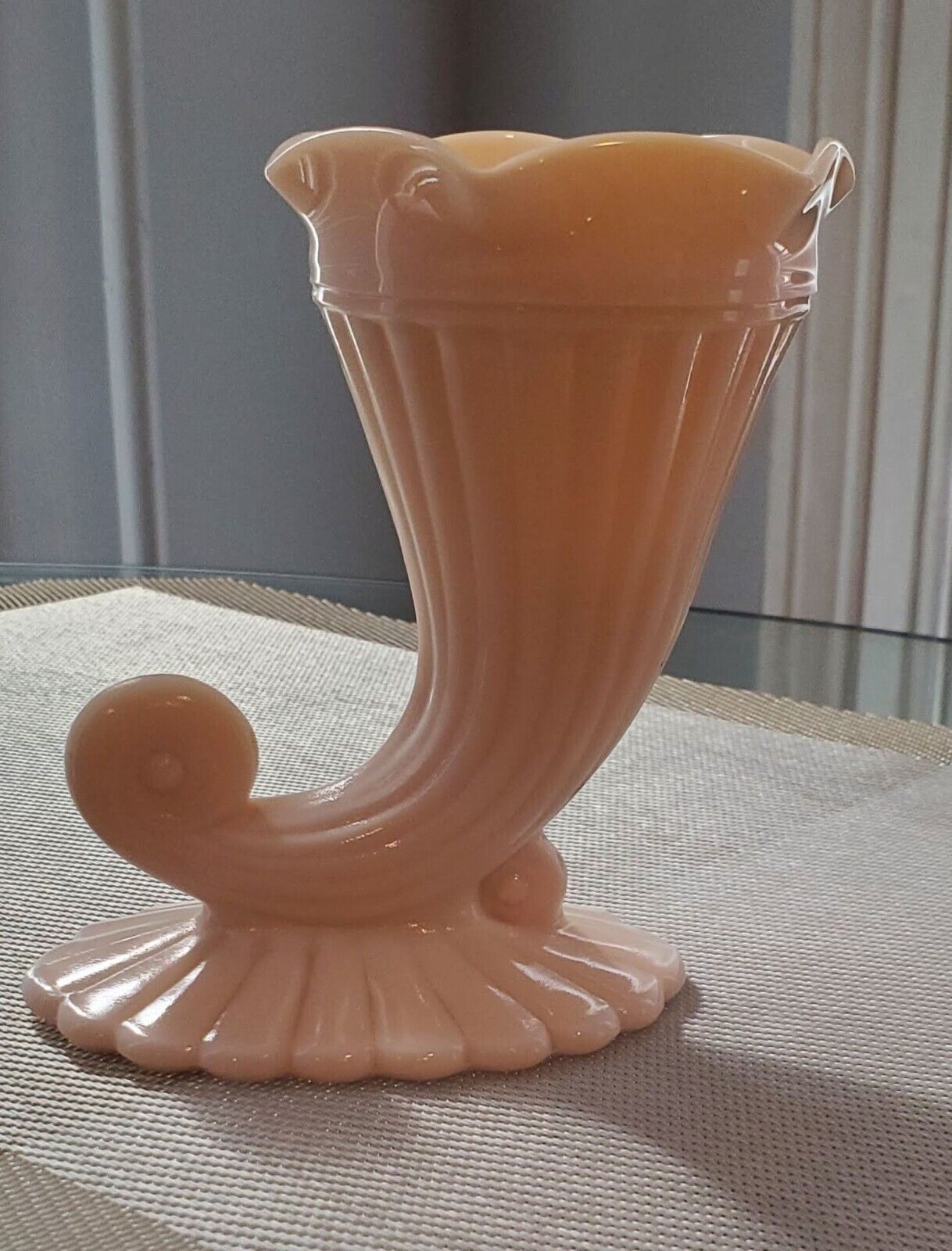 Jeannette Shell Pink Milk Glass Vase 5\