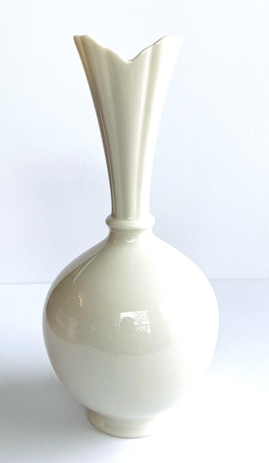 Lenox China Fluted Bud Vase - Vintage 1970s/1980s - 8\