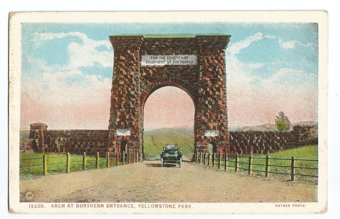 WY Postcard Yellowstone Park Arch Northern Entrance  c1920s