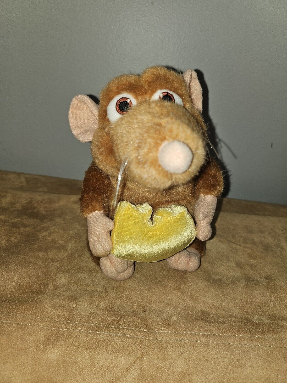 Ratatouille Emile plush Disney Store Pixar rat stuffed animal holding cheese 8\