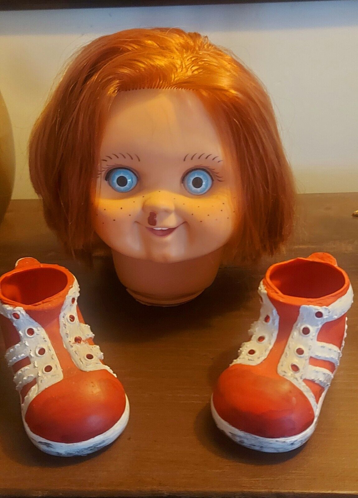 CHUCKY HEAD AND SHOES