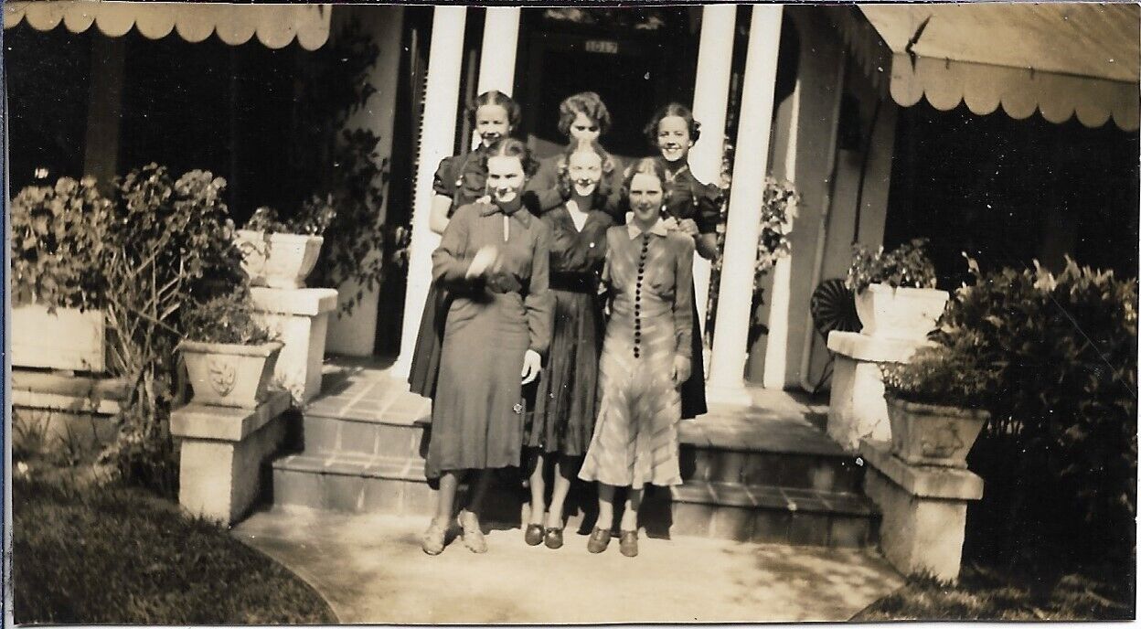 Ladies Photograph Outdoors Dresses 1930s Vintage Fashion 2 1/4 x 4 1/8