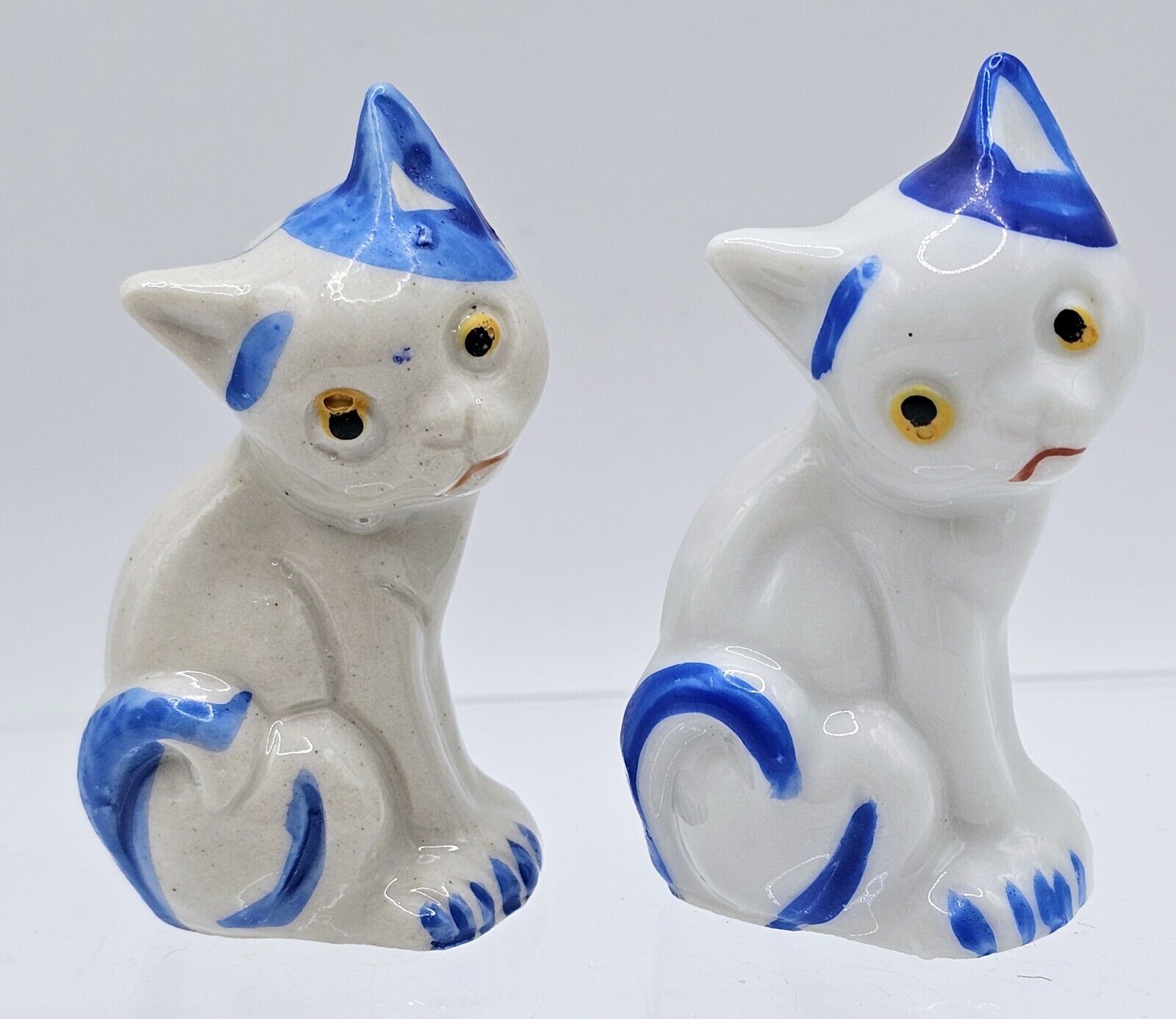 Salt And Pepper Shakers Cats White And Blue  Japan Vintage Soo Cute 