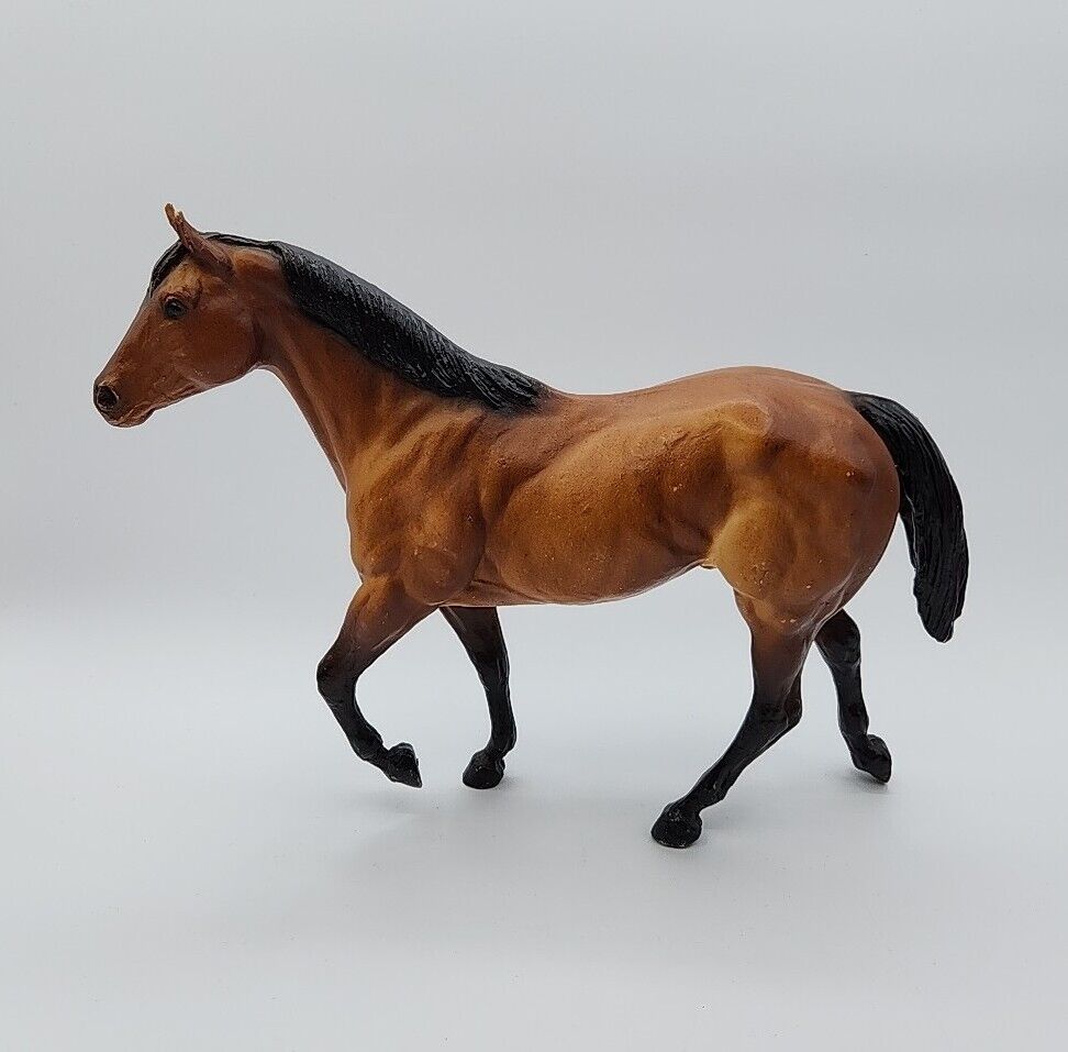 Vintage Breyer Stock Horse Bay Stallion Model #226 No White Markings 1981-1988