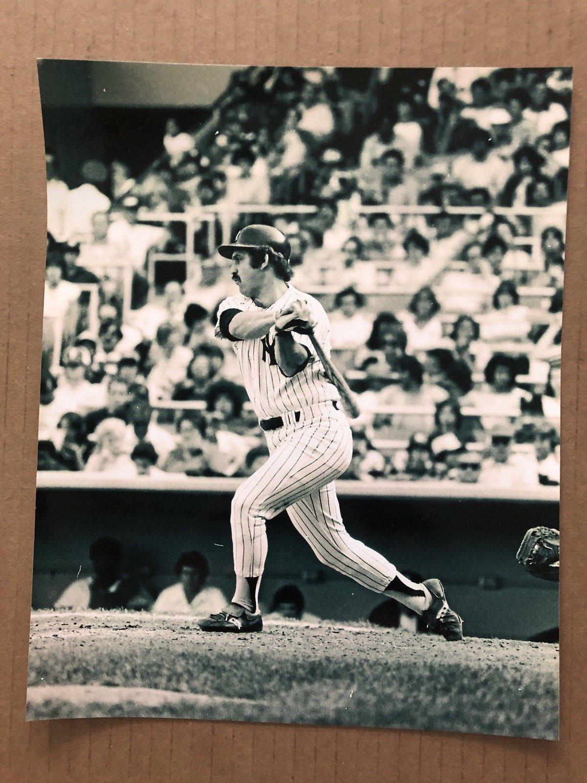 Vintage PHOTO Thurman Munson New York Yankees Swinging Bat Type 2-4