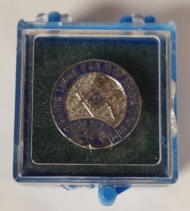 Grand Lodge Masonic Pin F&AM of Pennsylvania 25 Years of Service with Case