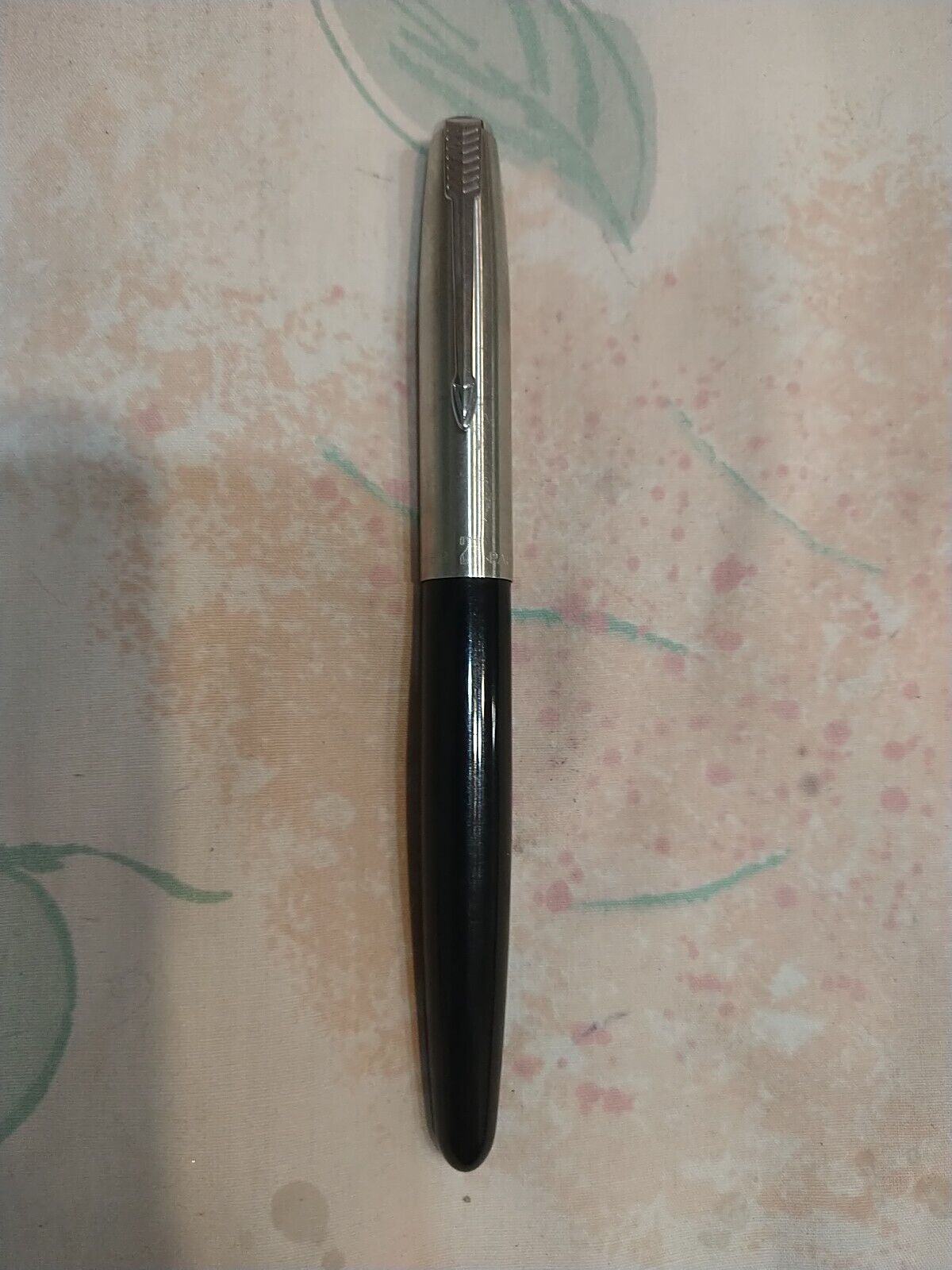 Parker 21 Special Chrome Cap, Black Barrel Fine Stainless Steel Nib Fountain pen