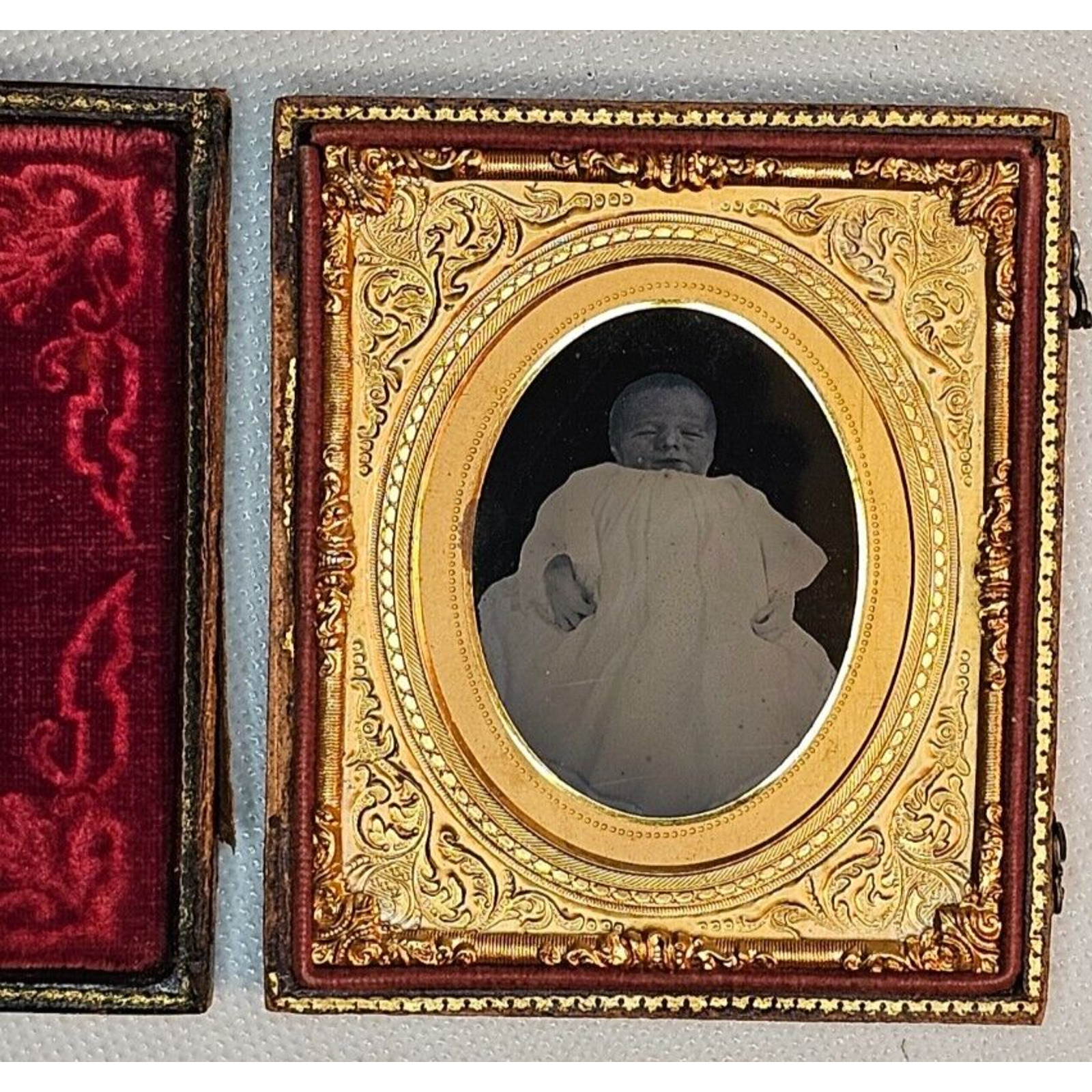 Clear 1/6th Plate Ambrotype Of A Post-Mortum Baby In A Full Separated Union Case