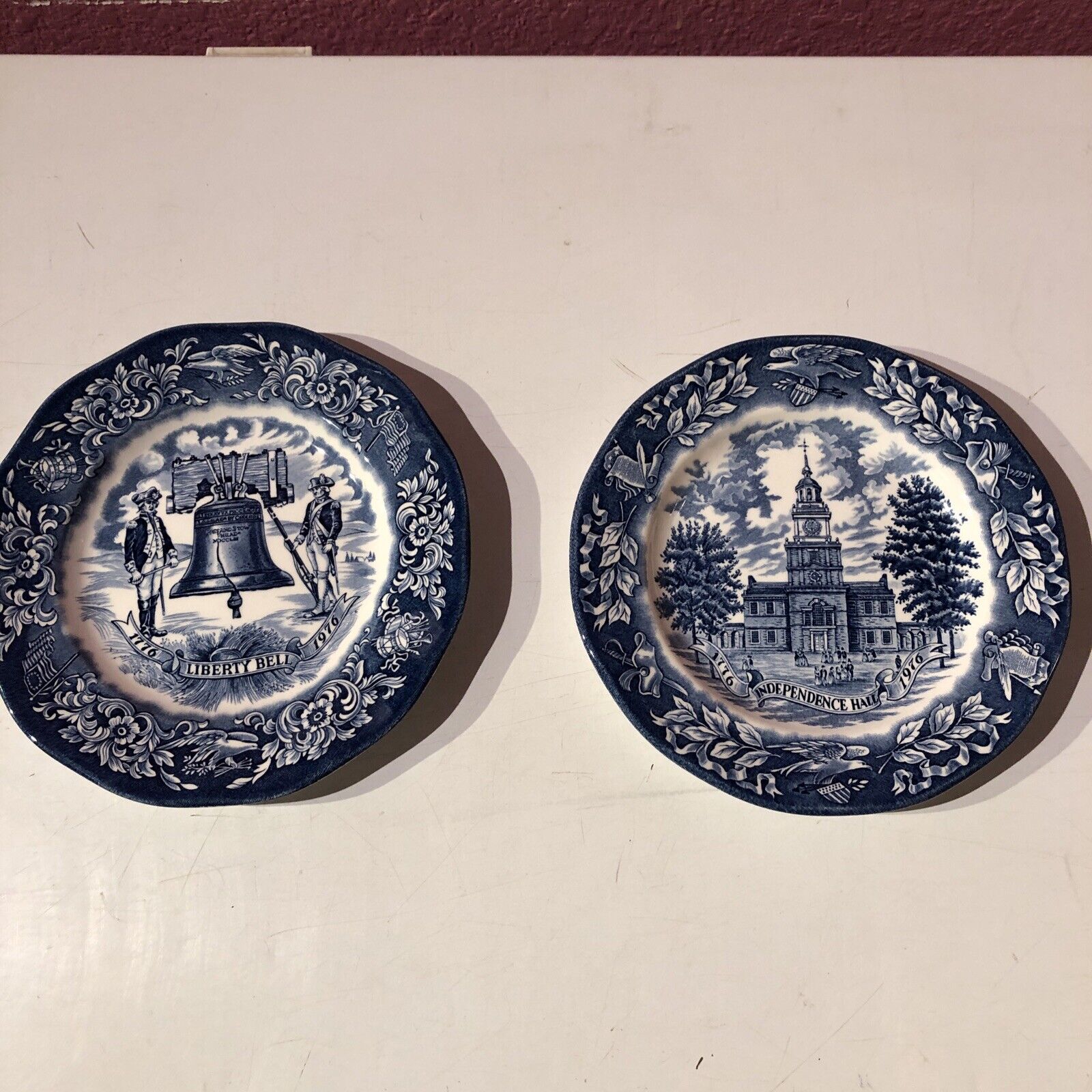 Vintage 1976 Avon Liberty Bell & Indepence Hall Bicentennial Plate Set 2 Plates