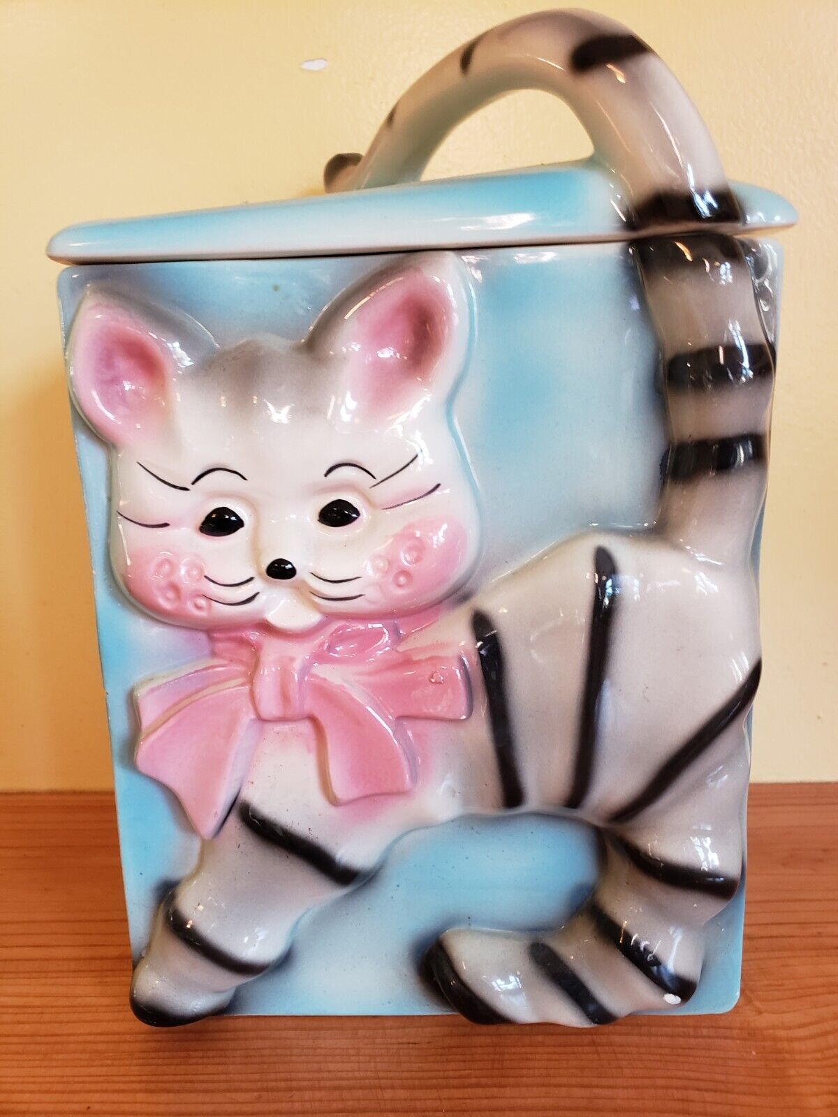 Vintage 1950s Cat Cookie Jar MADE IN USA Kitschy Cottage Kitty -Tail As Lid