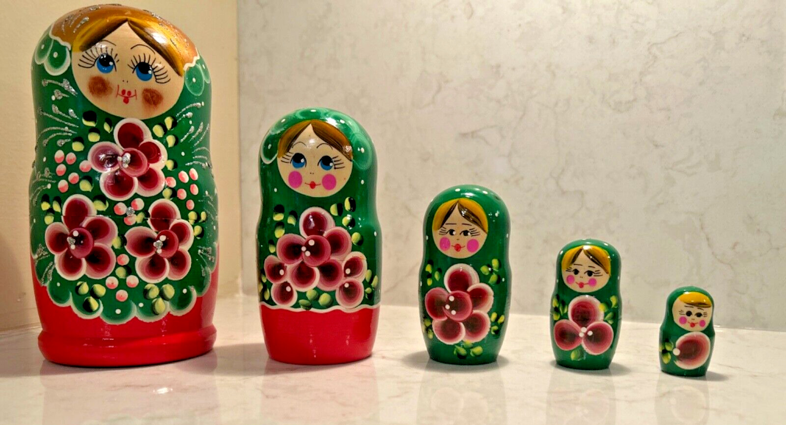 Russian Nesting Dolls Set of 5 W/Glitter on Biggest Doll