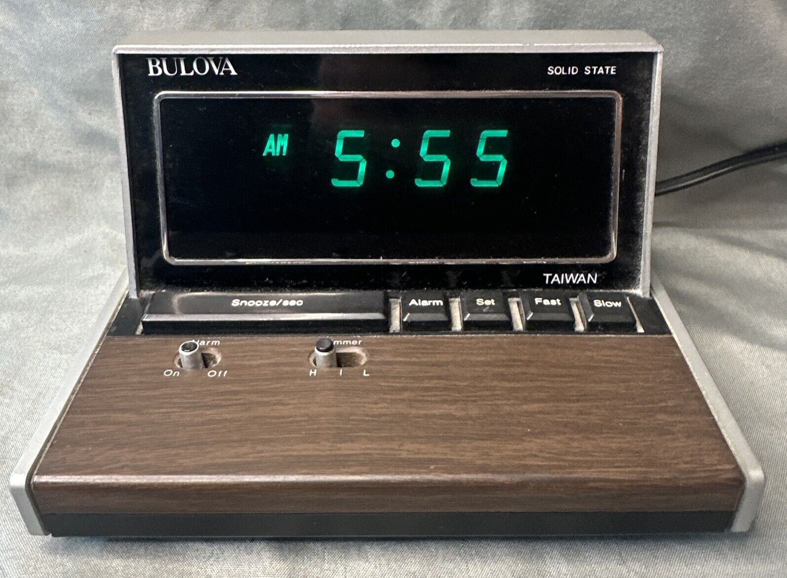 Vintage Bulova Alarm Clock Digital Model B-5018  Works Retro