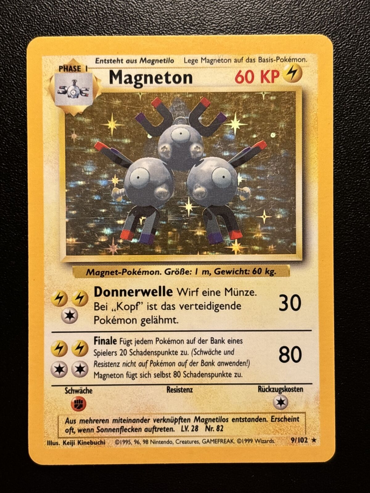 Magneton Holo (9/102) Base Set - German Pokemon Card / Nearmint Condition