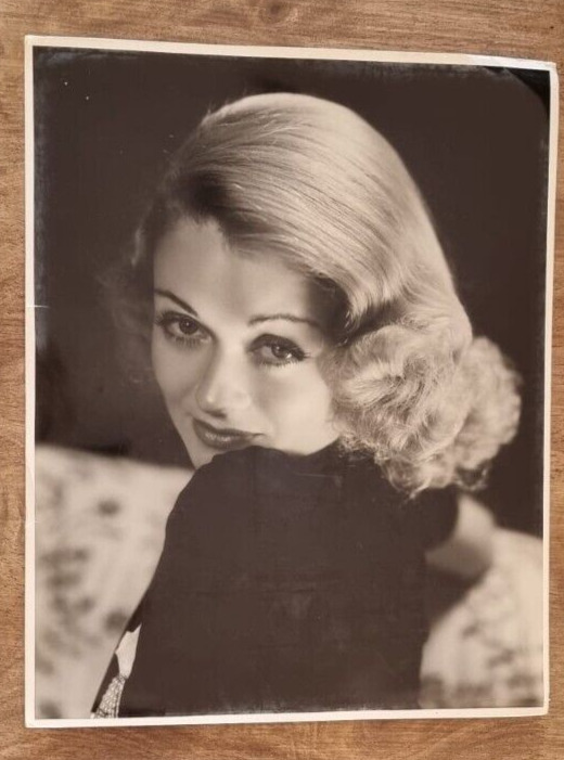 Hollywood Beauty CONSTANCE BENNETT STYLISH POSE STUNNING PORTRAIT 1930 PHOTO XXL