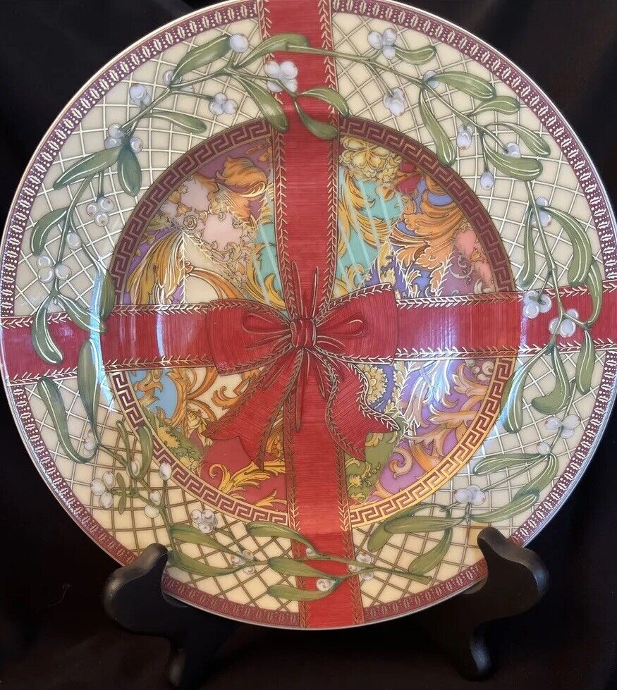 ROSENTHAL VERSACE Christmas Magic 2003 Plate. Pre-owned In Very Good Condition.