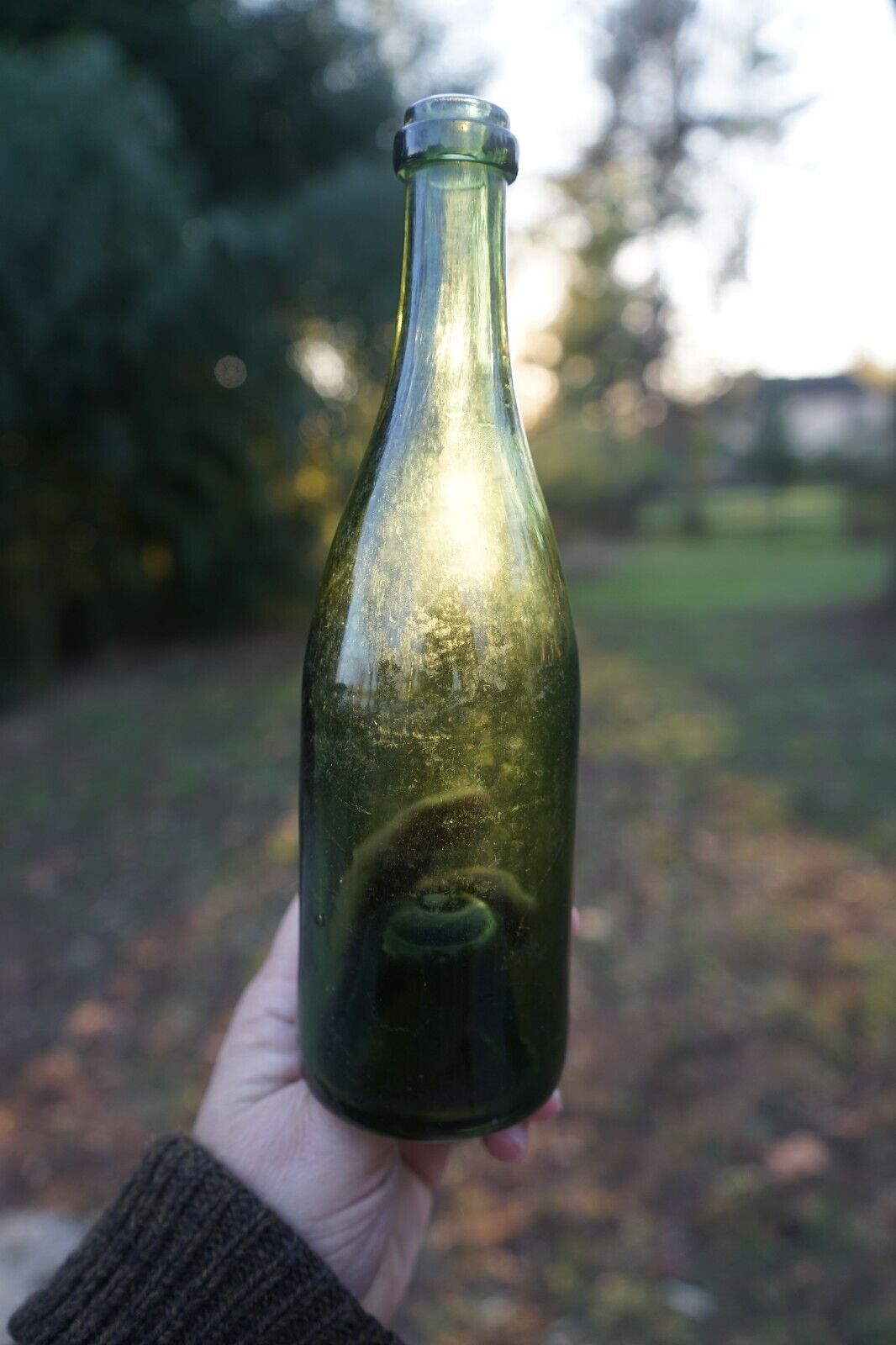 Late 19thC 1880s-1910s 12oz. Wine Bottle Turn Mold Applied Lip Clean