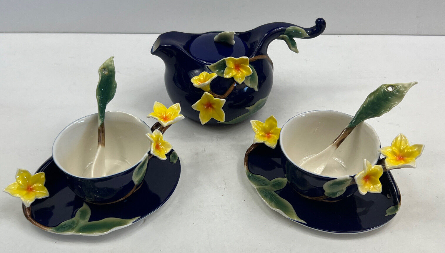 Sorelle Fine Porcelain Cobalt Blue Tea Set Yellow Jasmine Flowers EUC