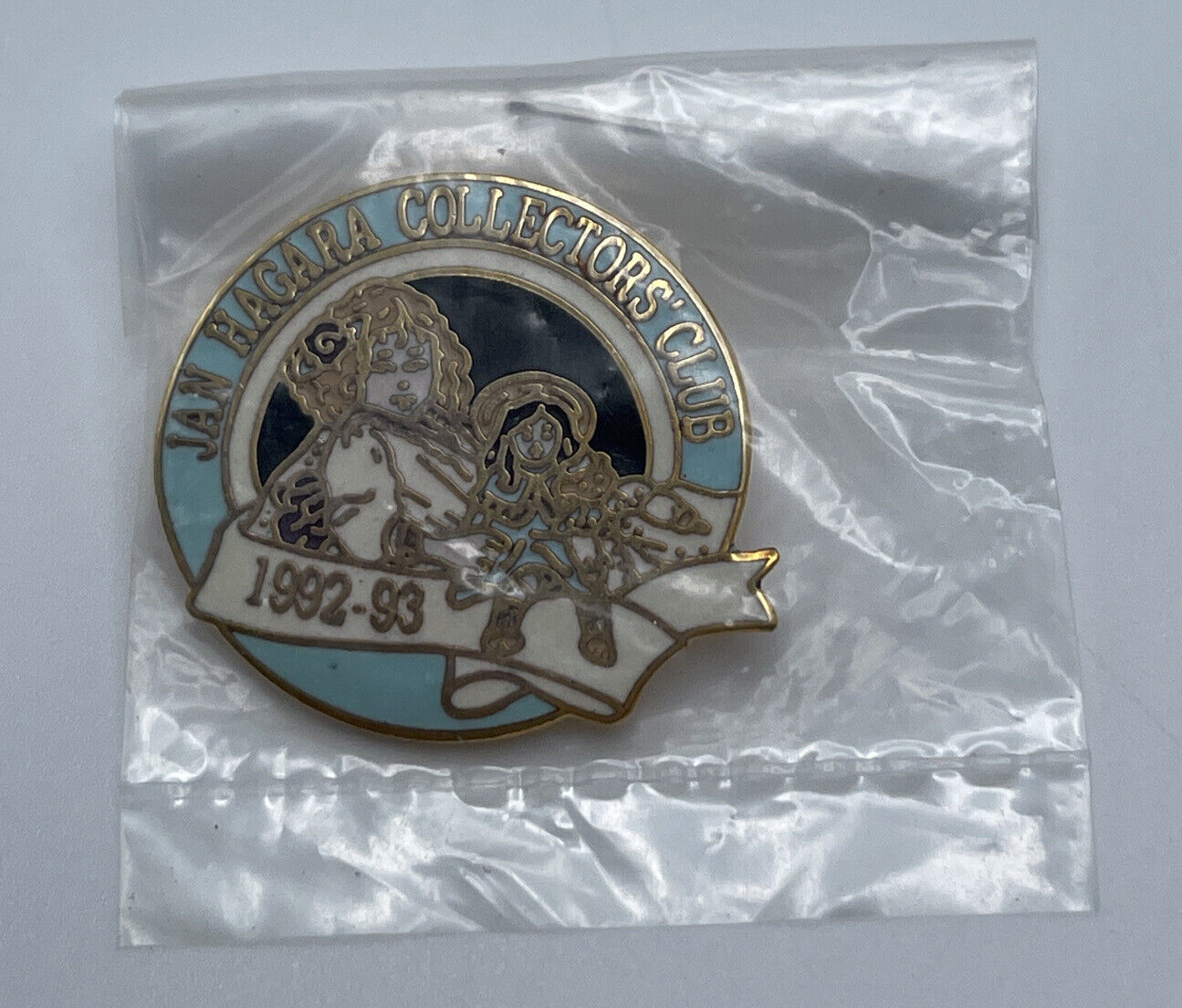 Jan Hagara 1992-1993 Collectors Club Vintage Lapel Pin