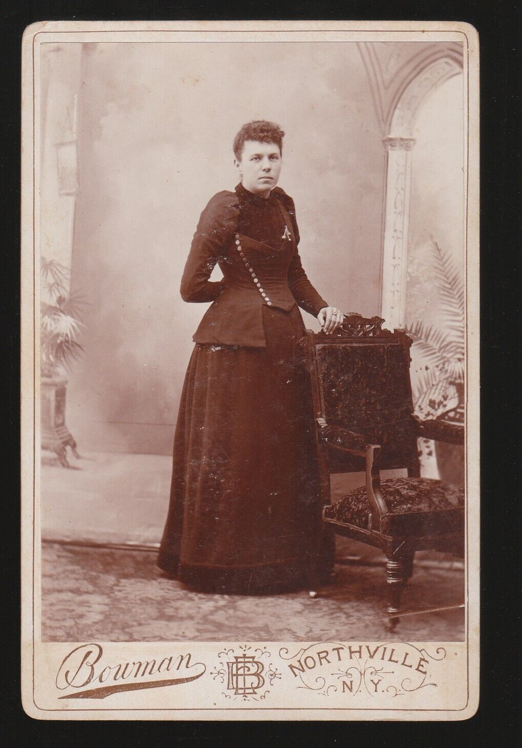 [79205] 1870-1890\'s CABINET CARD showing WOMAN by BOWMAN, NORTHVILLE, N. Y.