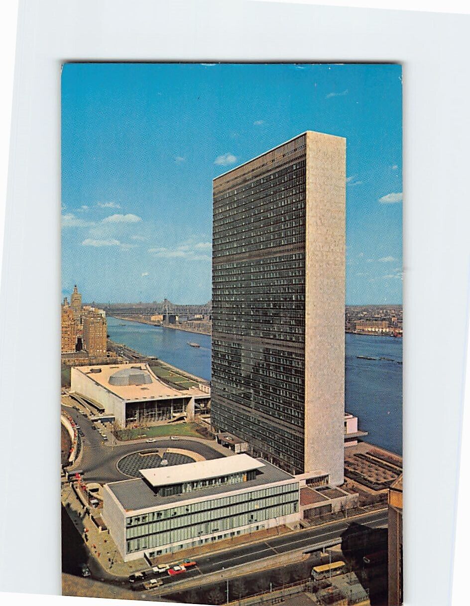 Postcard A view of United Nations Headquarters looking north New York USA