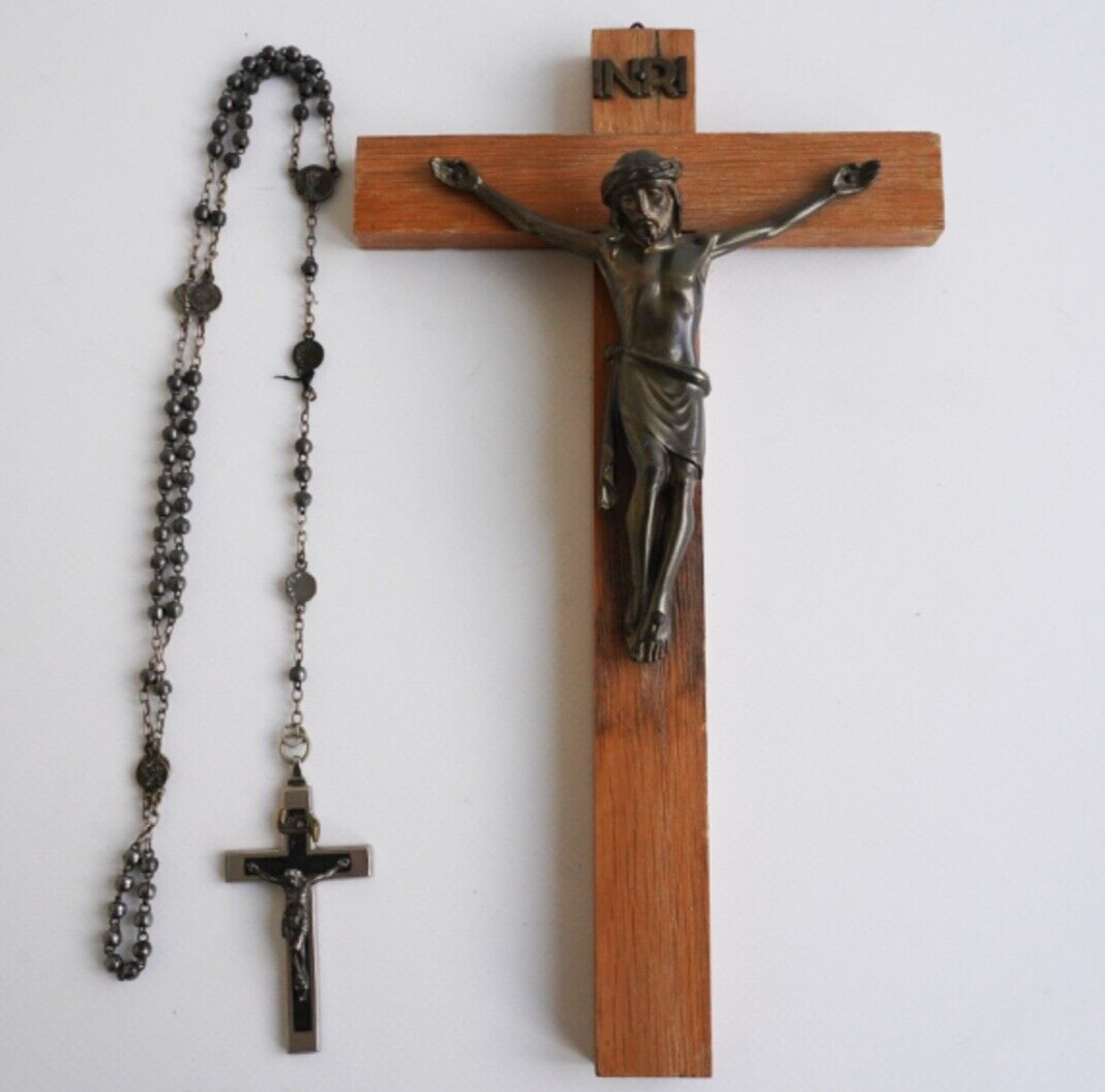 wooden vintage Jesus cross from 1959 and small metal cross in one lot