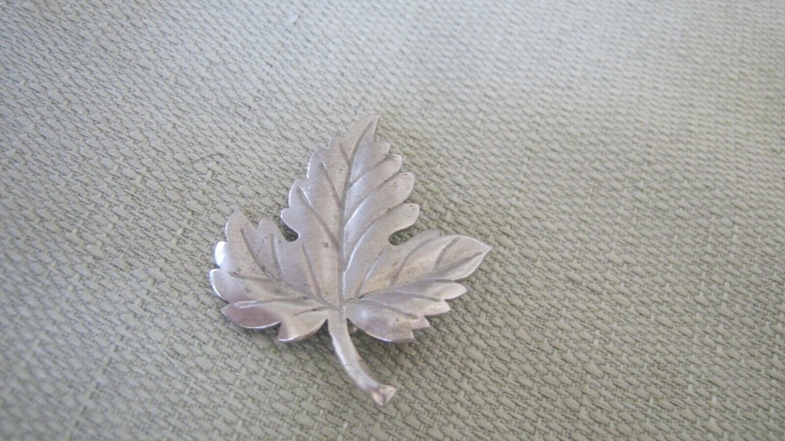 Beautiful Vintage Tiffany & Co Maple Sterling Silver Leaf Pin / Brooch