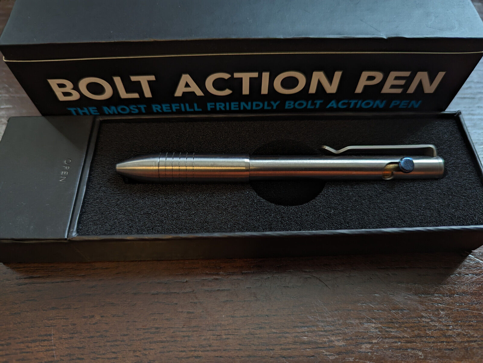 BIG IDEA DESIGN Bolt Action Pen Raw Titanium w/Damascus Bolt