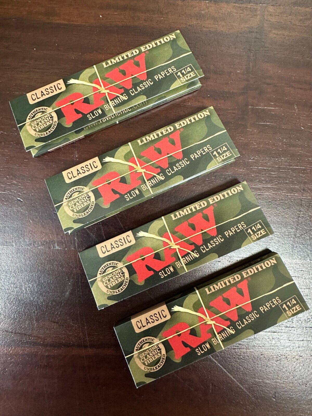 RAW Rolling Papers CLASSIC CAMO - 1¼ Papers (4 PACKS)- LIMITED EDITION