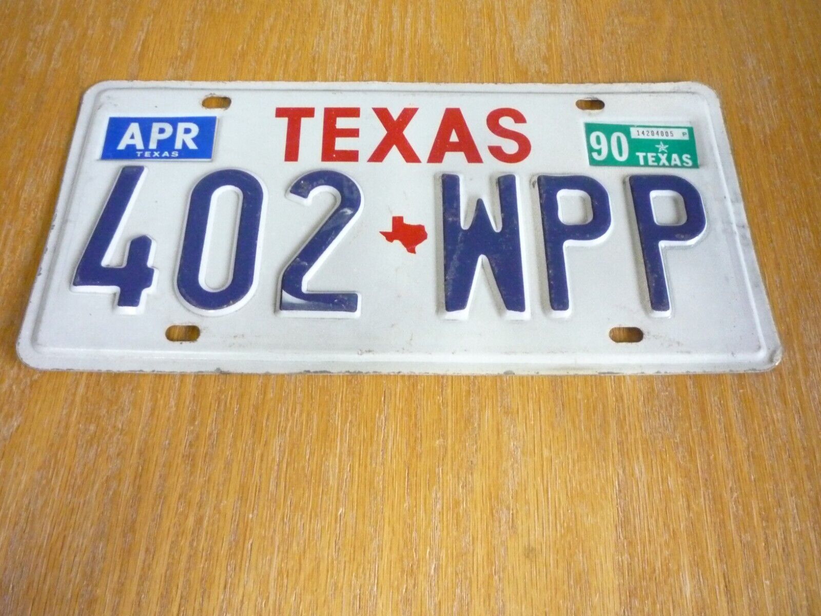 Vintage Texas license plate 402 WPP Exp 1990