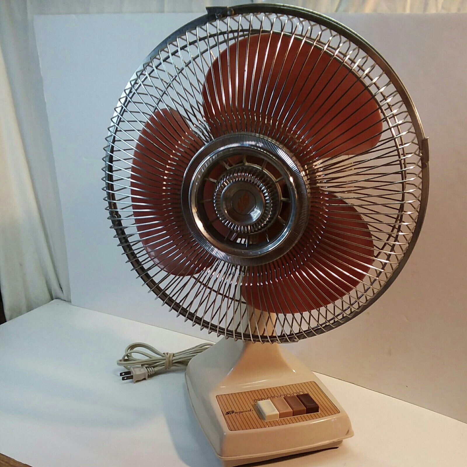 Vintage 15 in. KINGWOOD 3-Speed Oscillating Desk Fan UD-1225 WORKS GREAT Retro