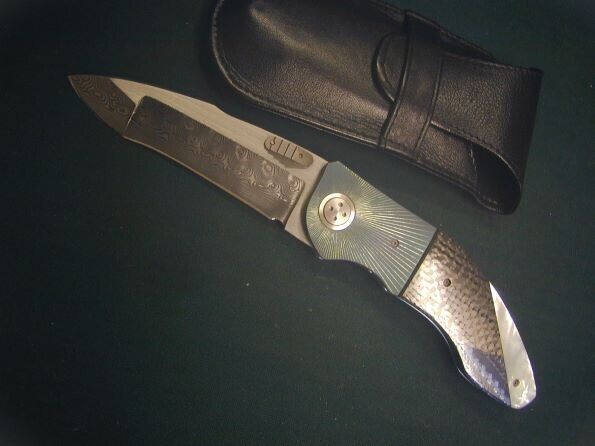 Allen Elishewitz Custom Knives Damascus blade carbon-pearl handle