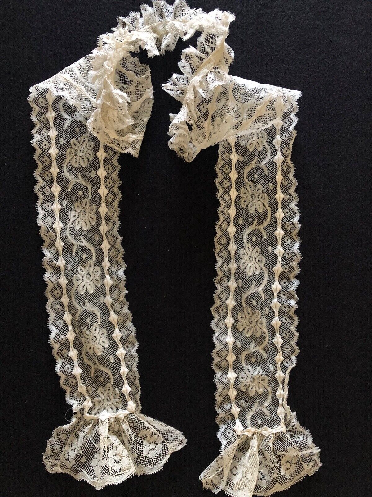 Late 19th C handmade Valenciennes bobbin lace tie/ scarf/ barbe COSTUME