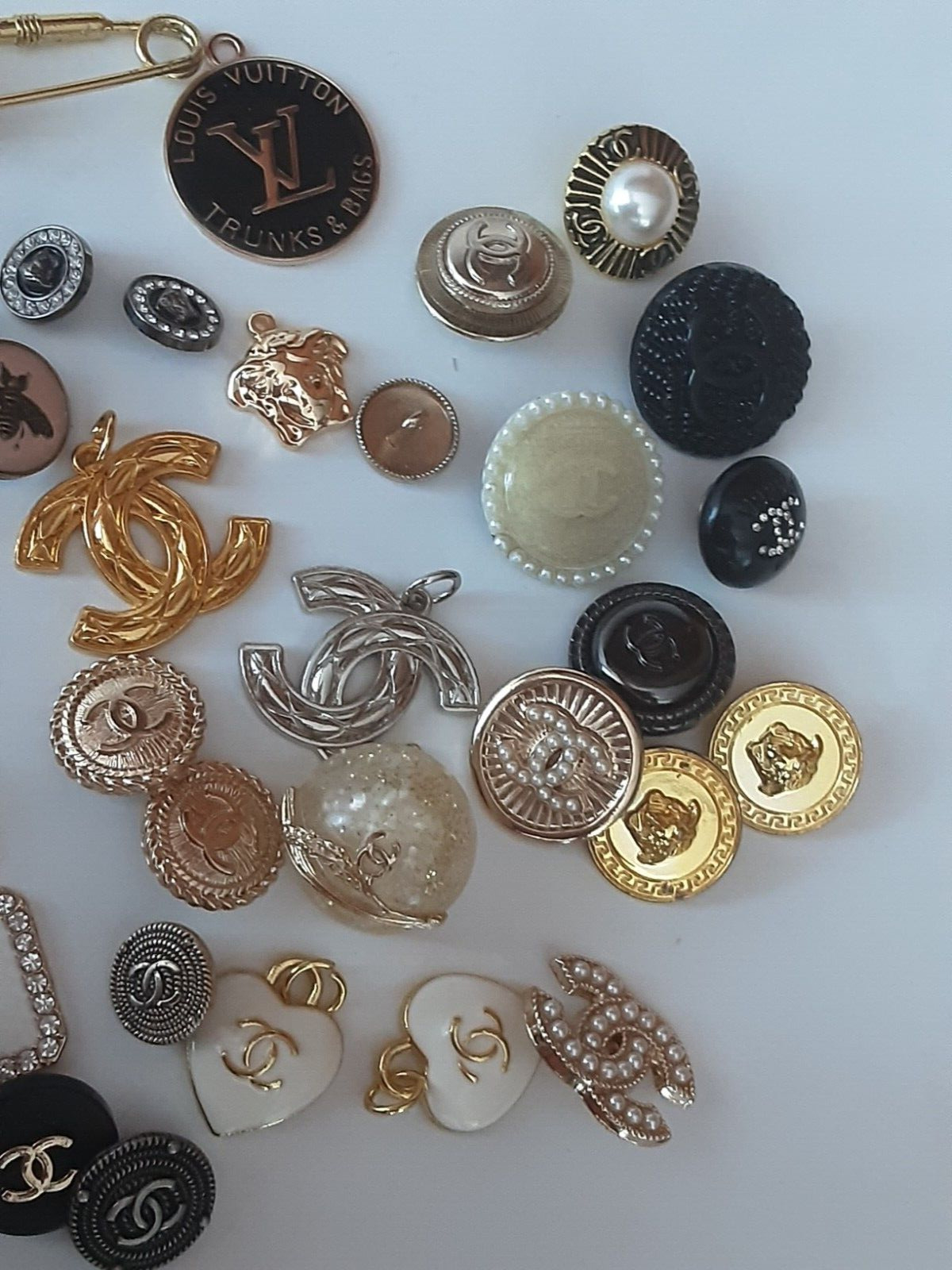 LV Dior Gucci  Versace  buttons mix lot of 34