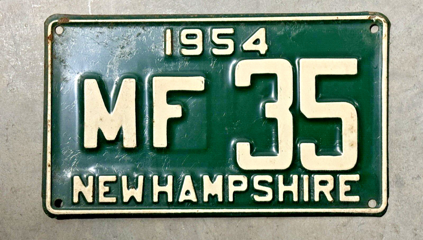 1954 NEW HAMPSHIRE license plate - BRILLIANT ORIGINAL vintage antique auto tag