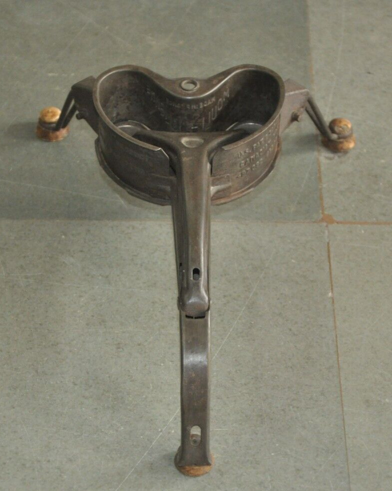 Vintage ' Mouli Products' Canadian Patents Iron Squeezer/Juicer, France